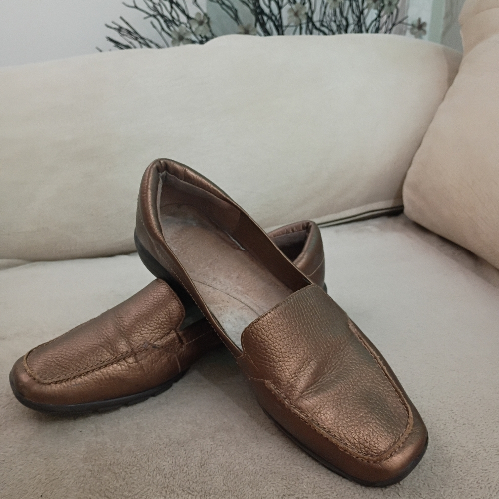 Women's metalic Brown Loafers - Picture 4 of 10